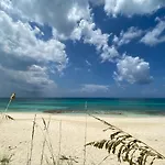 Sandbox Studio At Love Beach- Beachfront!