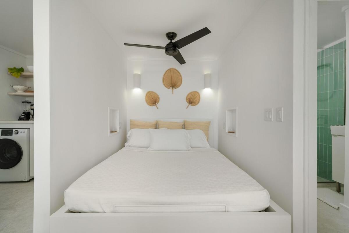 Apartment Sandbox At Beach- Beachfront! Nassau