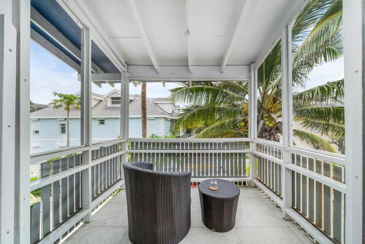 Apartment Sandbox At Beach- Beachfront!